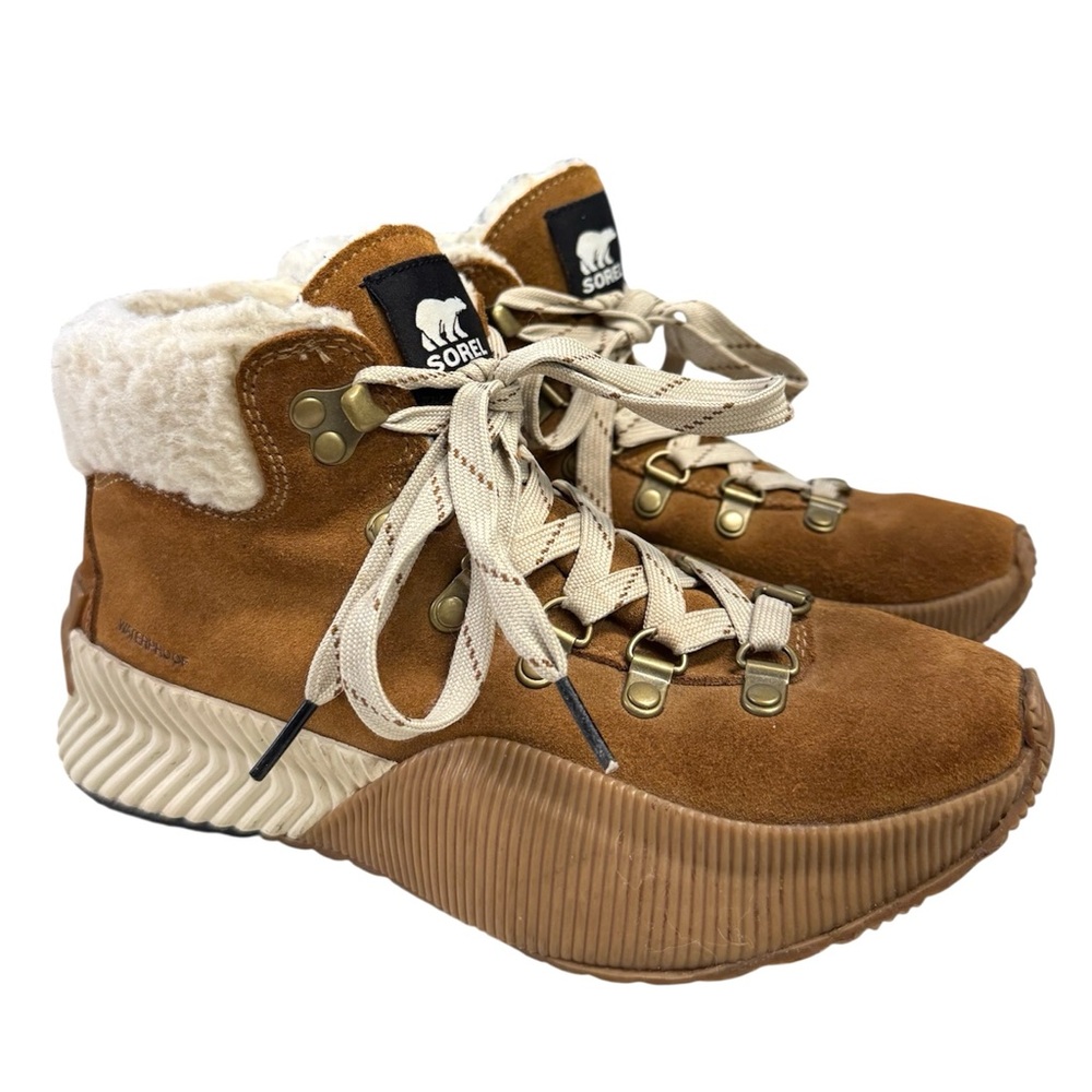 Sorel Out N About III Conquest Women's Tan and Cream Winter Boots Size 6